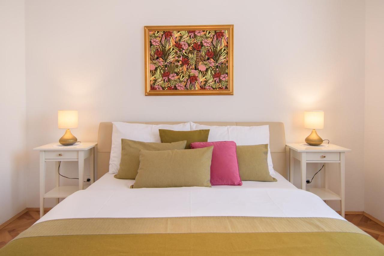 Julie City Centre Porec Apartment Экстерьер фото